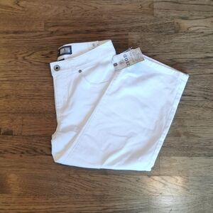 IZOD White Just Right Crop Slimming Panel New 4